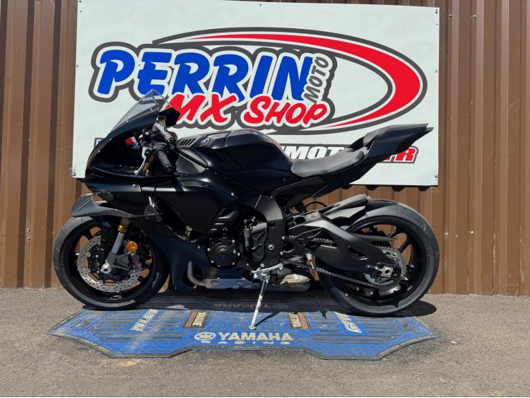YAMAHA YZF R1 RACE