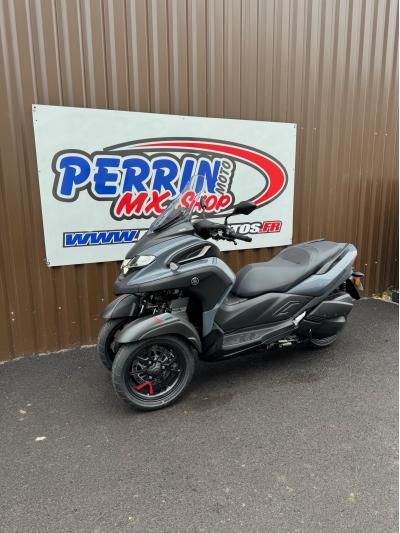 YAMAHA TRICITY 300